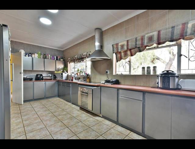 4 BEDROOM HOUSE FOR SALE IN WALKERVILLE CENTRAL